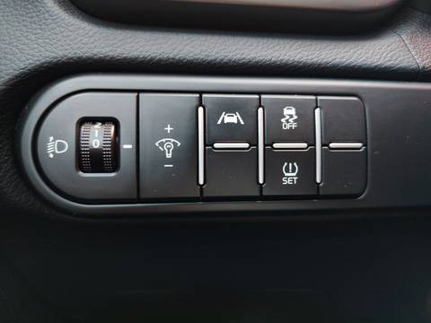2023 Kia Ceed — sličica 24