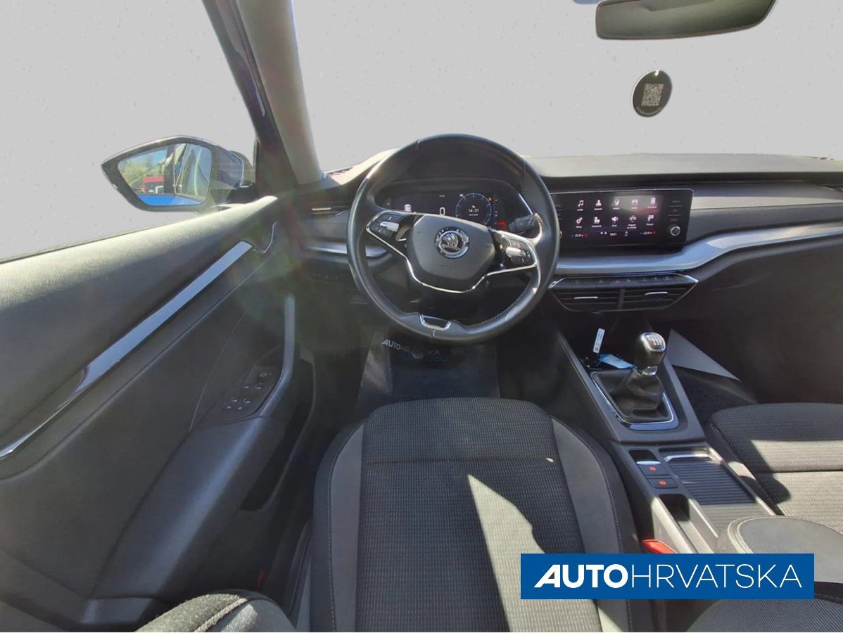 2020 Škoda Octavia Combi — fotografija 15