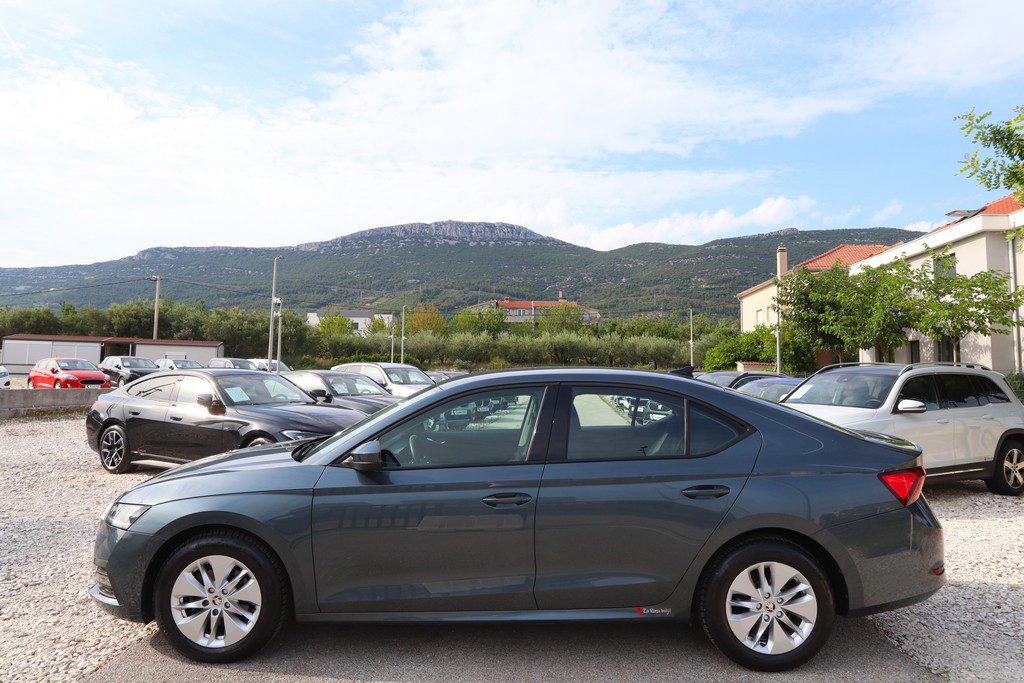 2020 Škoda Octavia — fotografija 3