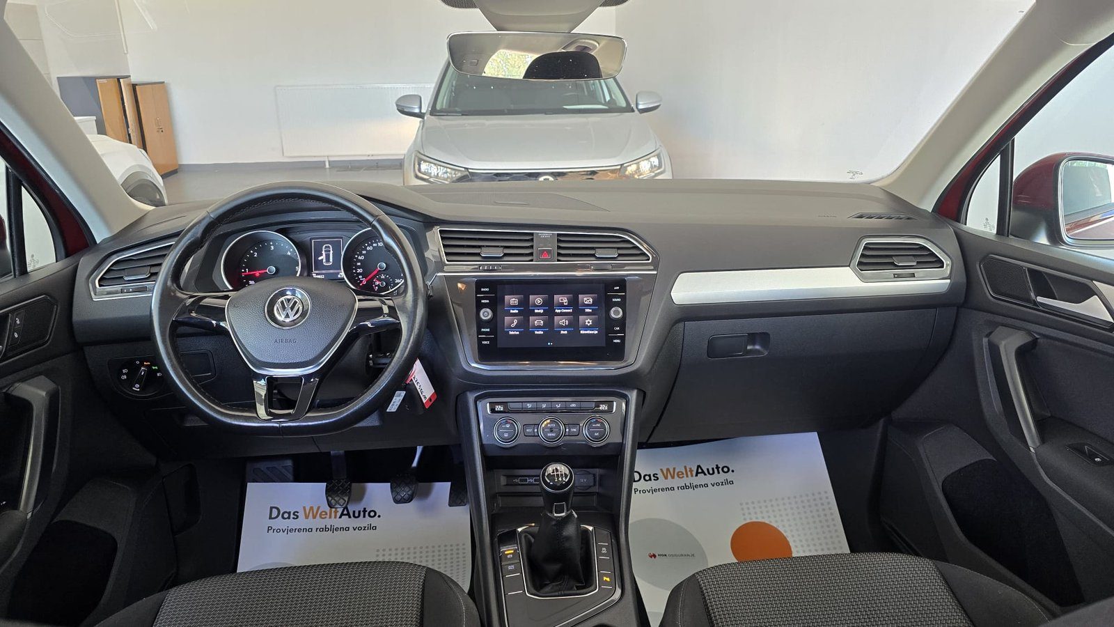 2018 Volkswagen Tiguan — fotografija 10
