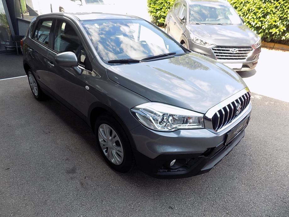 2017 Suzuki SX4 — fotografija 4
