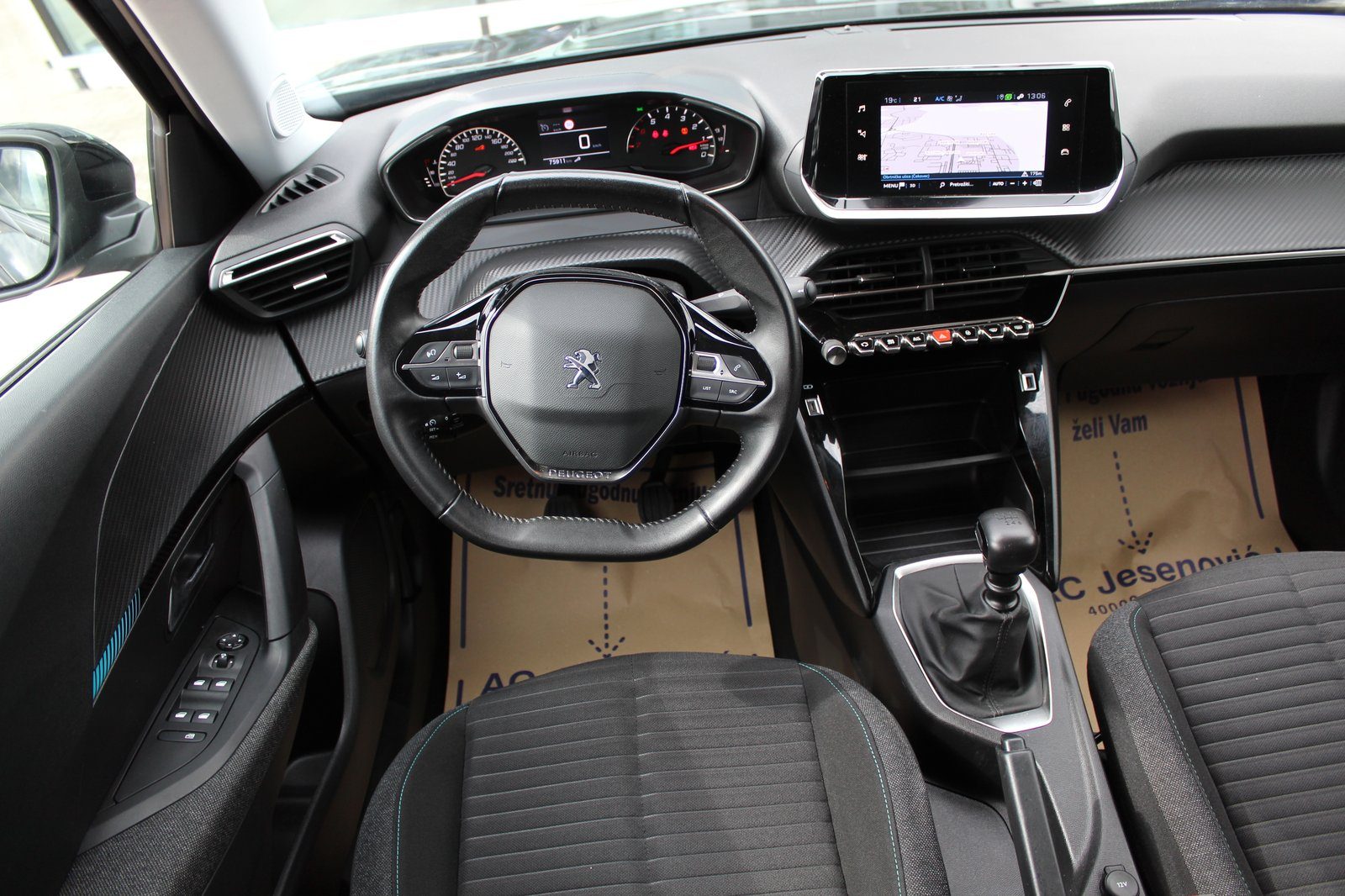 2022 Peugeot 2008 — fotografija 10