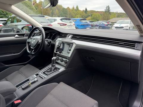 2019 Volkswagen Passat — sličica 5