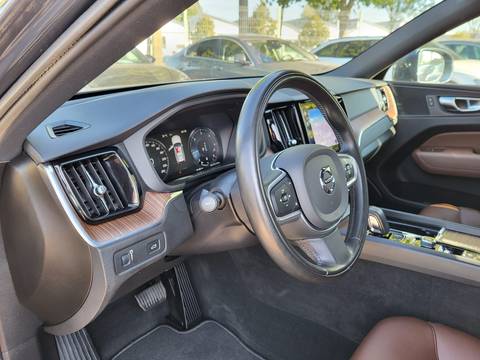 2020 Volvo XC60 R-Design — sličica 10