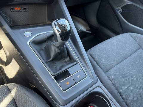 2023 Volkswagen Golf — sličica 19
