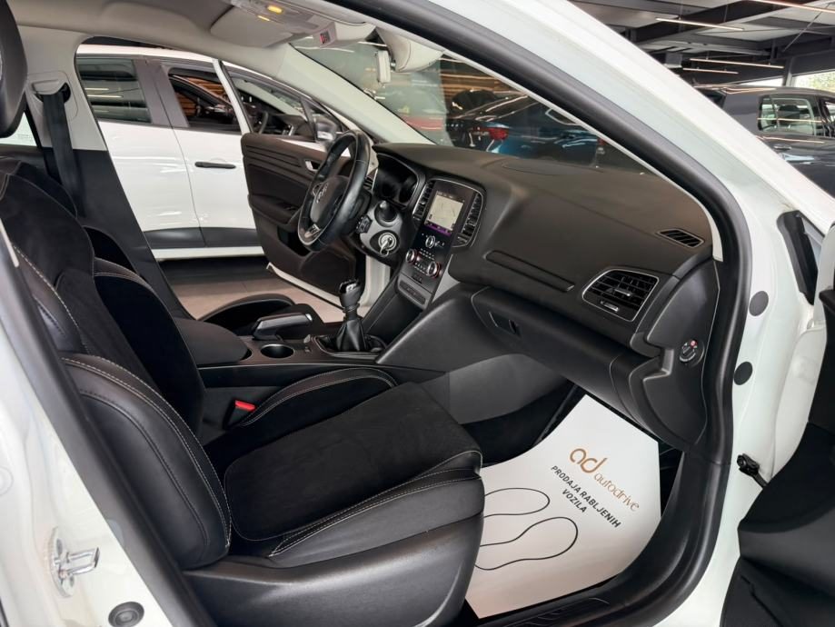 2017 Renault Megane — fotografija 21
