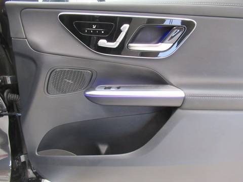 2026 Mercedes-Benz GLC — sličica 11