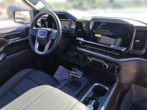 2025 GMC Sierra — sličica 22