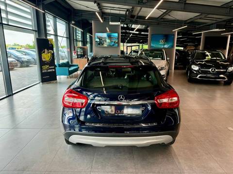 2017 Mercedes-Benz GLA — sličica 25
