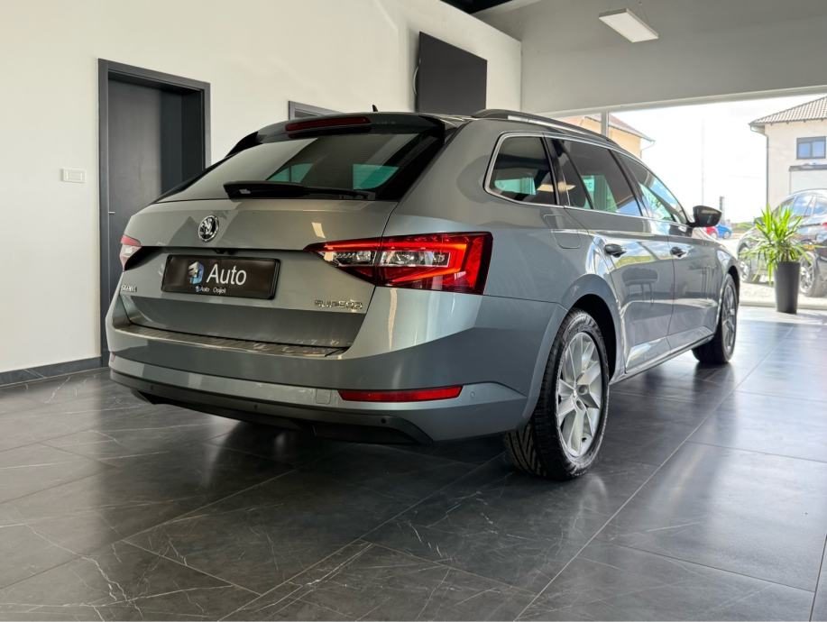 2018 Škoda Superb — fotografija 6
