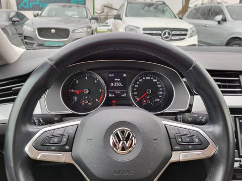 2020 Volkswagen Passat — sličica 12