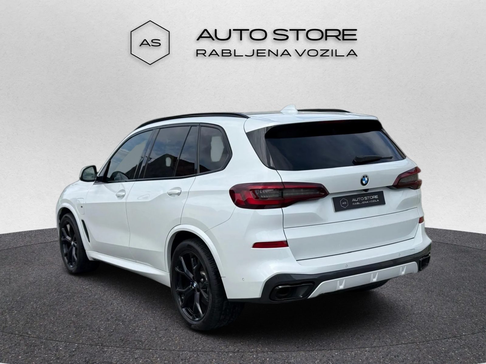 2021 BMW X5 M Sport — fotografija 5