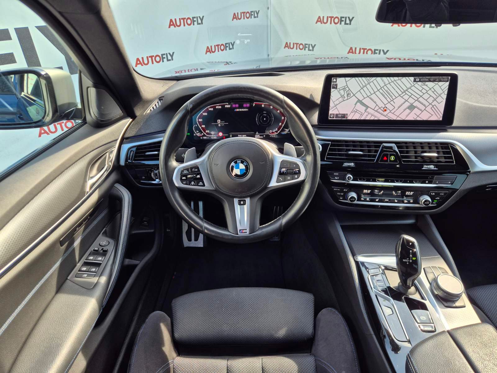 2020 BMW Serija 5 M Sport — fotografija 17