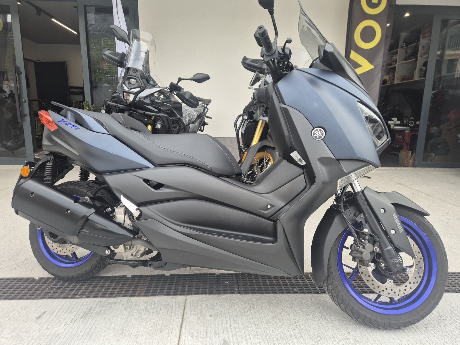 2022 Yamaha X-MAX 300 — fotografija 16