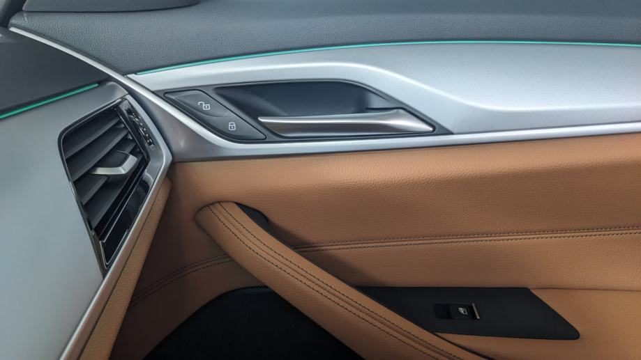 2022 BMW Serija 5 — fotografija 13