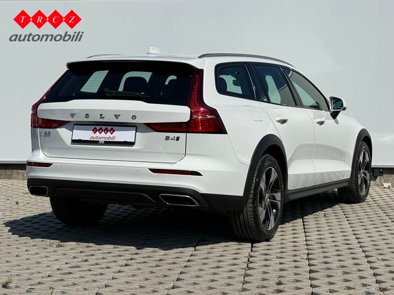 2022 Volvo V60 — fotografija 4