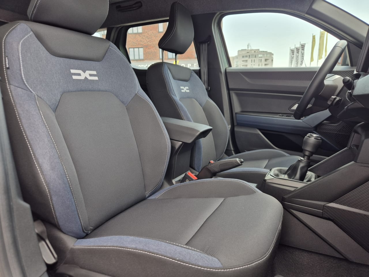 2025 Dacia Duster — fotografija 11