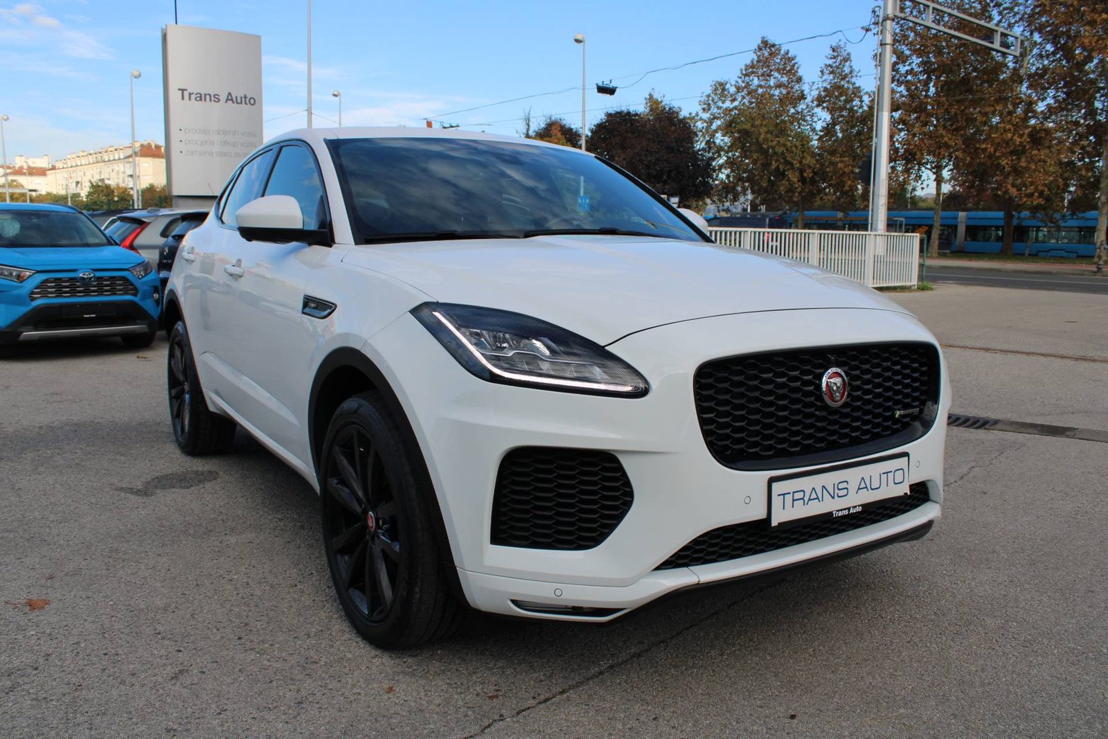 2019 Jaguar E-Pace — fotografija 3