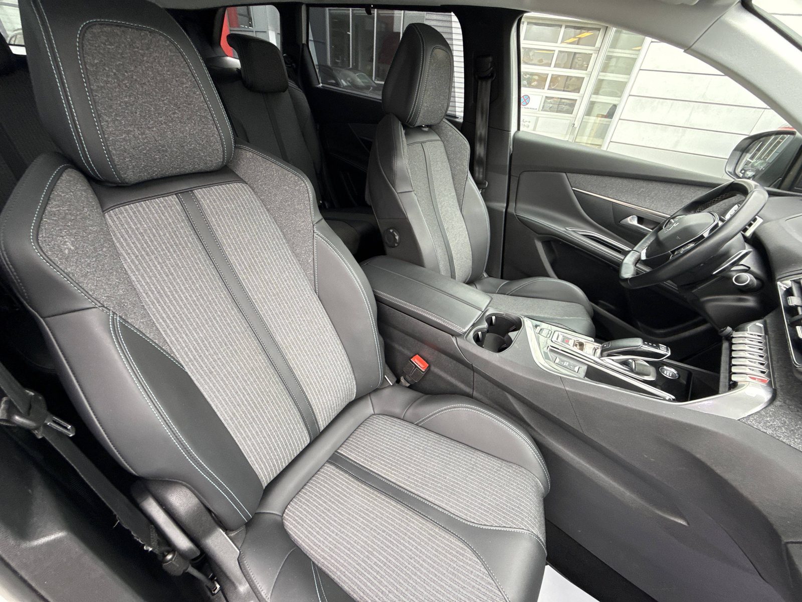2022 Peugeot 5008 — fotografija 25