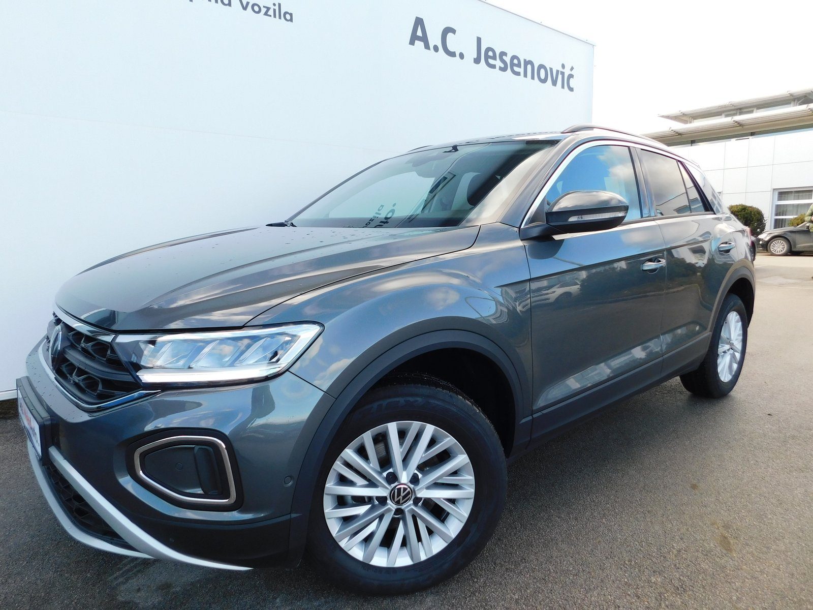 2023 Volkswagen T-Roc — fotografija 7
