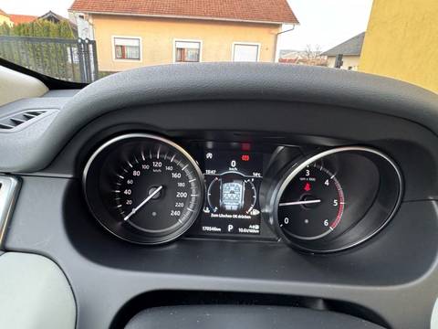2018 Land Rover Discovery — sličica 16