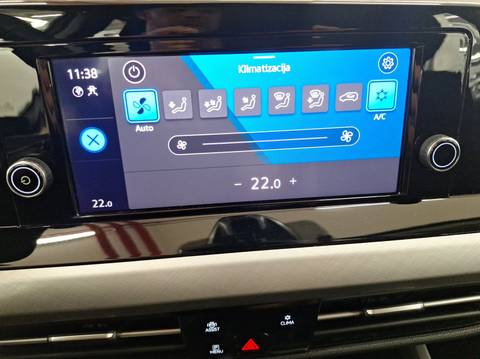 2022 Volkswagen Golf — sličica 13
