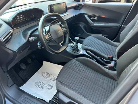 2021 Peugeot 2008 — sličica 14