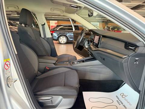 2022 Škoda Octavia Combi — sličica 22