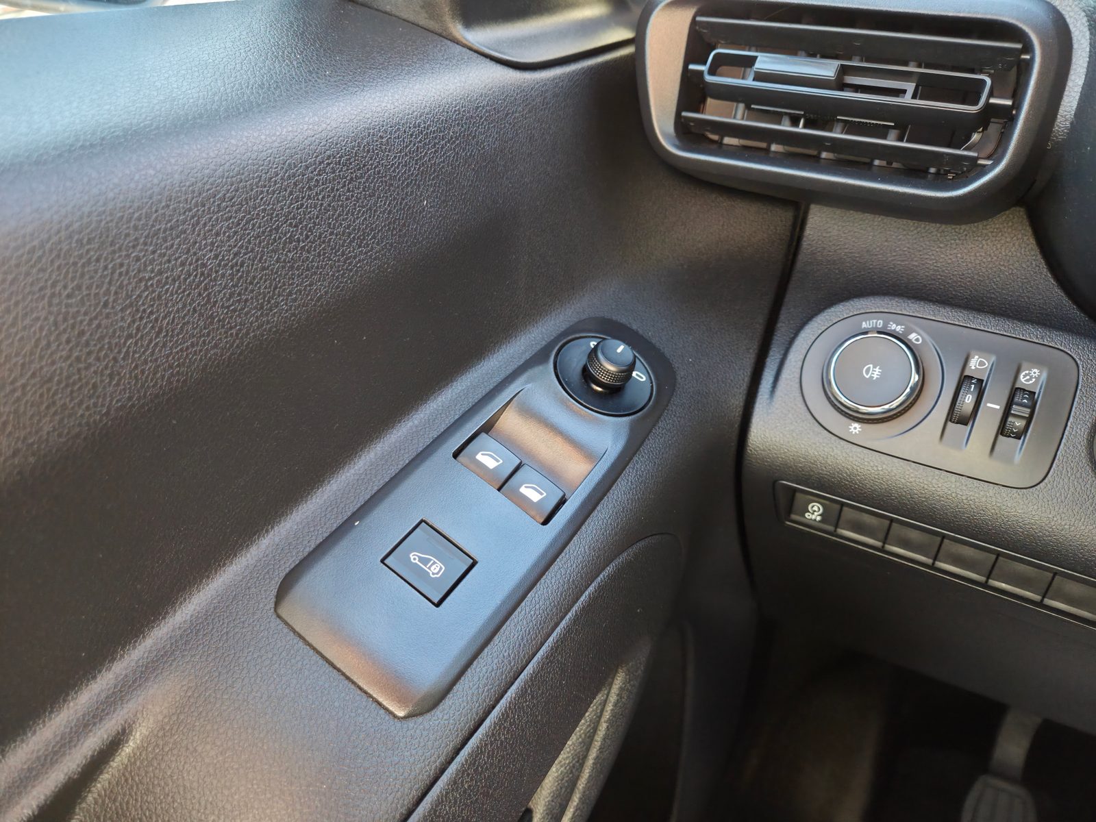 2021 Opel Combo — fotografija 11