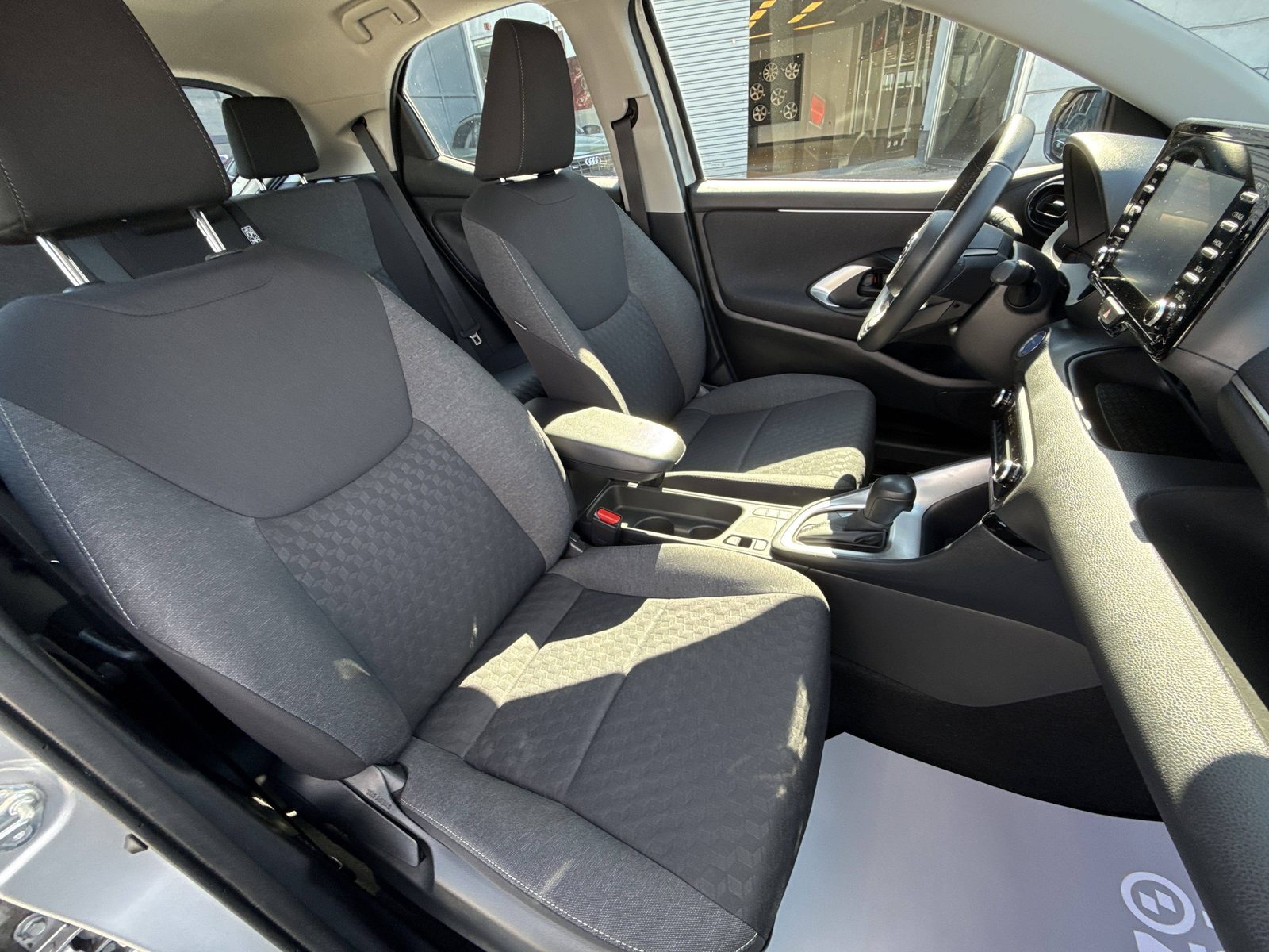 2022 Toyota Yaris — fotografija 15