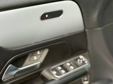 2023 Mercedes-Benz GLB — sličica 15