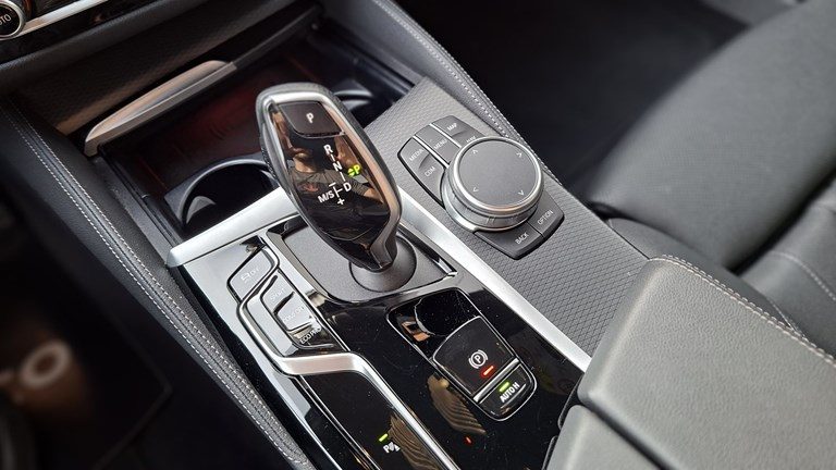 2023 BMW Serija 5 — fotografija 10