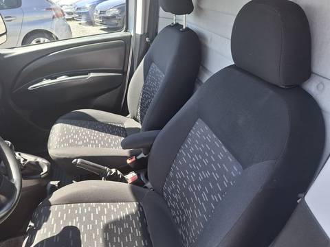 2016 Opel Combo — sličica 10