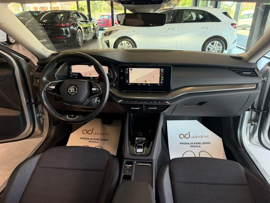 2022 Škoda Octavia Combi — fotografija 16