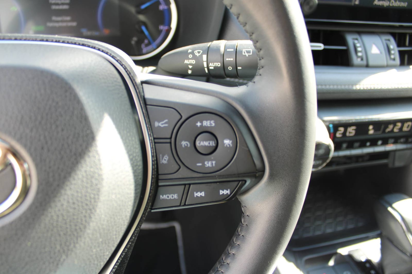 2021 Toyota RAV4 — fotografija 18