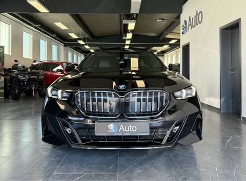 2025 BMW Serija 5 — sličica 2