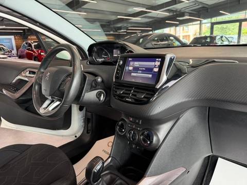 2016 Peugeot 2008 — sličica 21