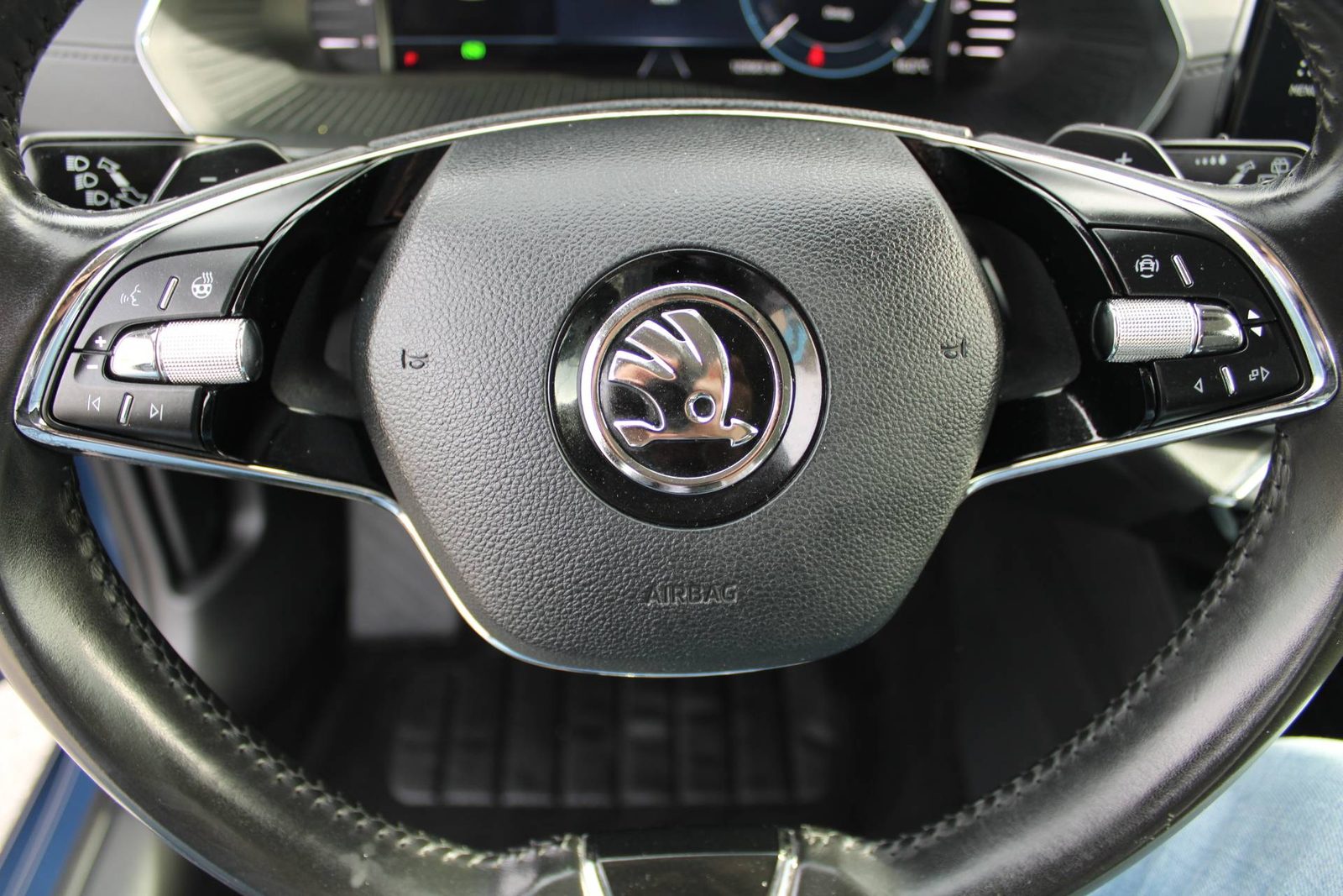 2021 Škoda Octavia Combi — fotografija 16