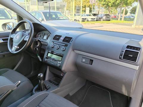 2014 Volkswagen Touran — sličica 18