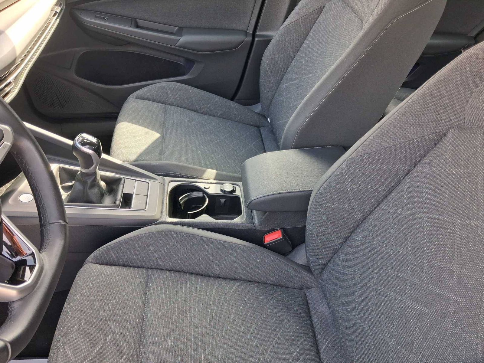2024 Volkswagen Golf — fotografija 18