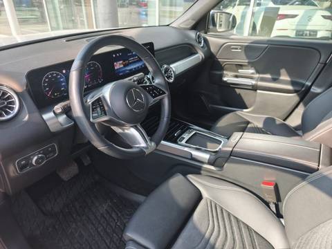 2025 Mercedes-Benz GLB — sličica 6