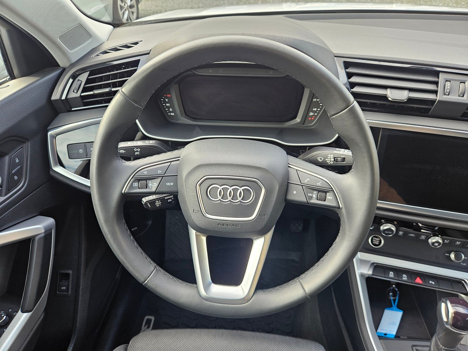 2025 Audi Q3 — fotografija 15