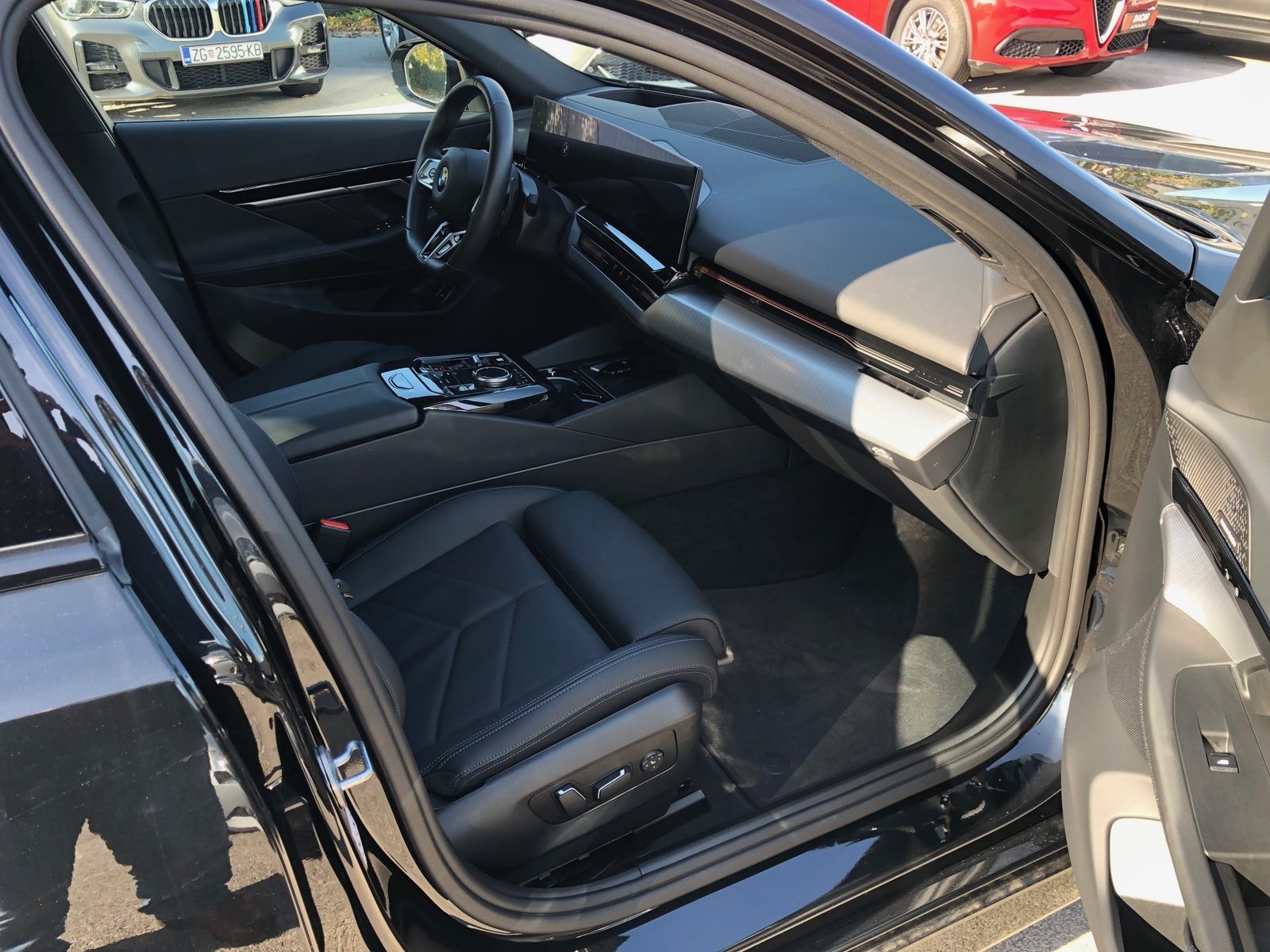2025 BMW Serija 5 — fotografija 7