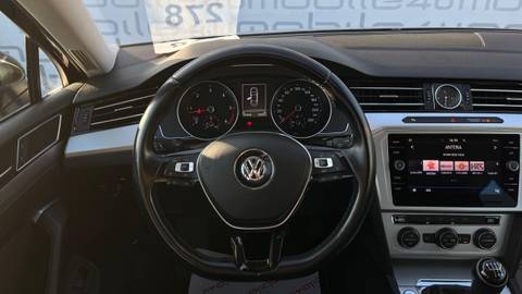 2019 Volkswagen Passat — sličica 10