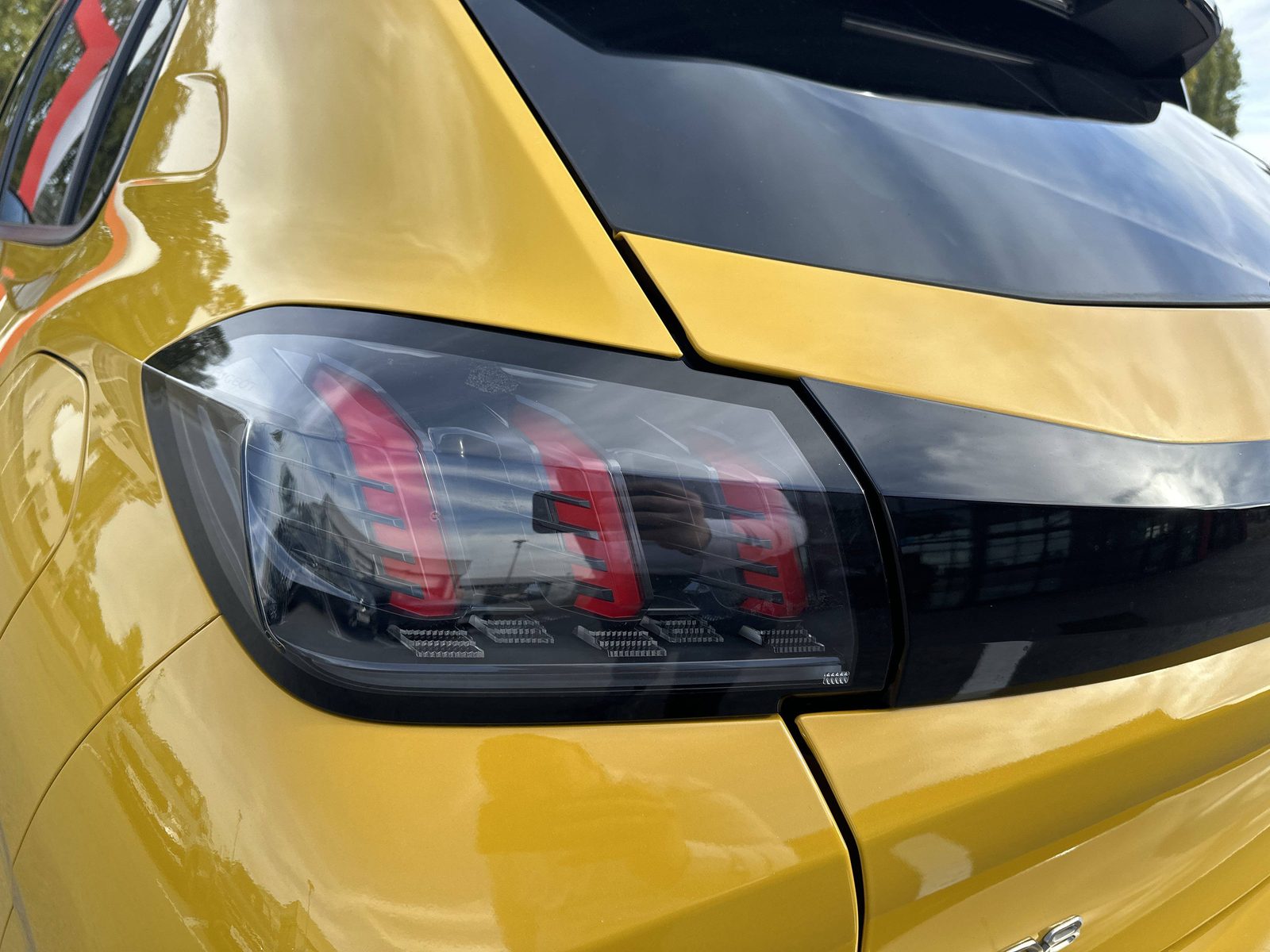 2023 Peugeot 208 — fotografija 16