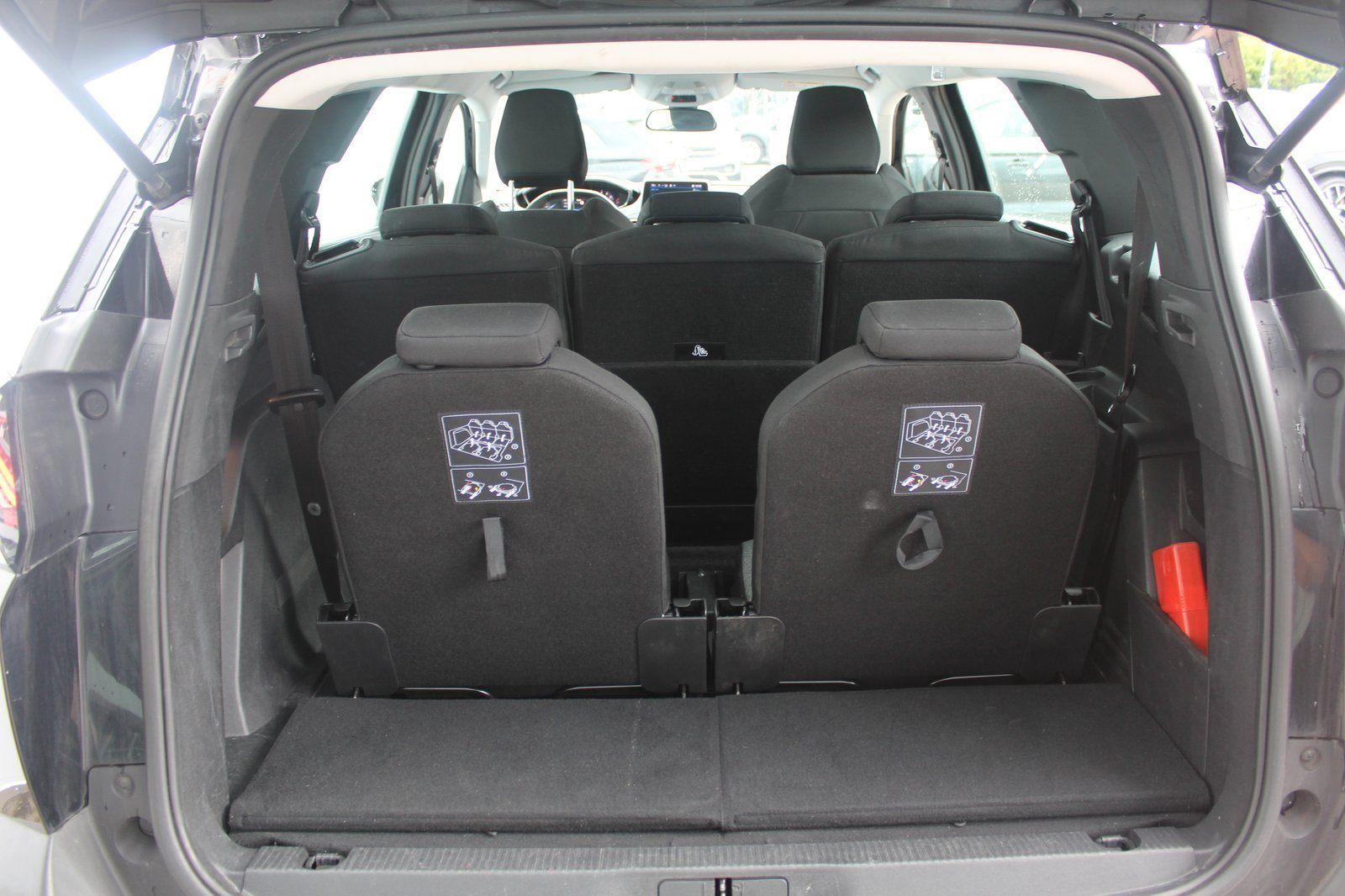 2021 Peugeot 5008 — fotografija 12