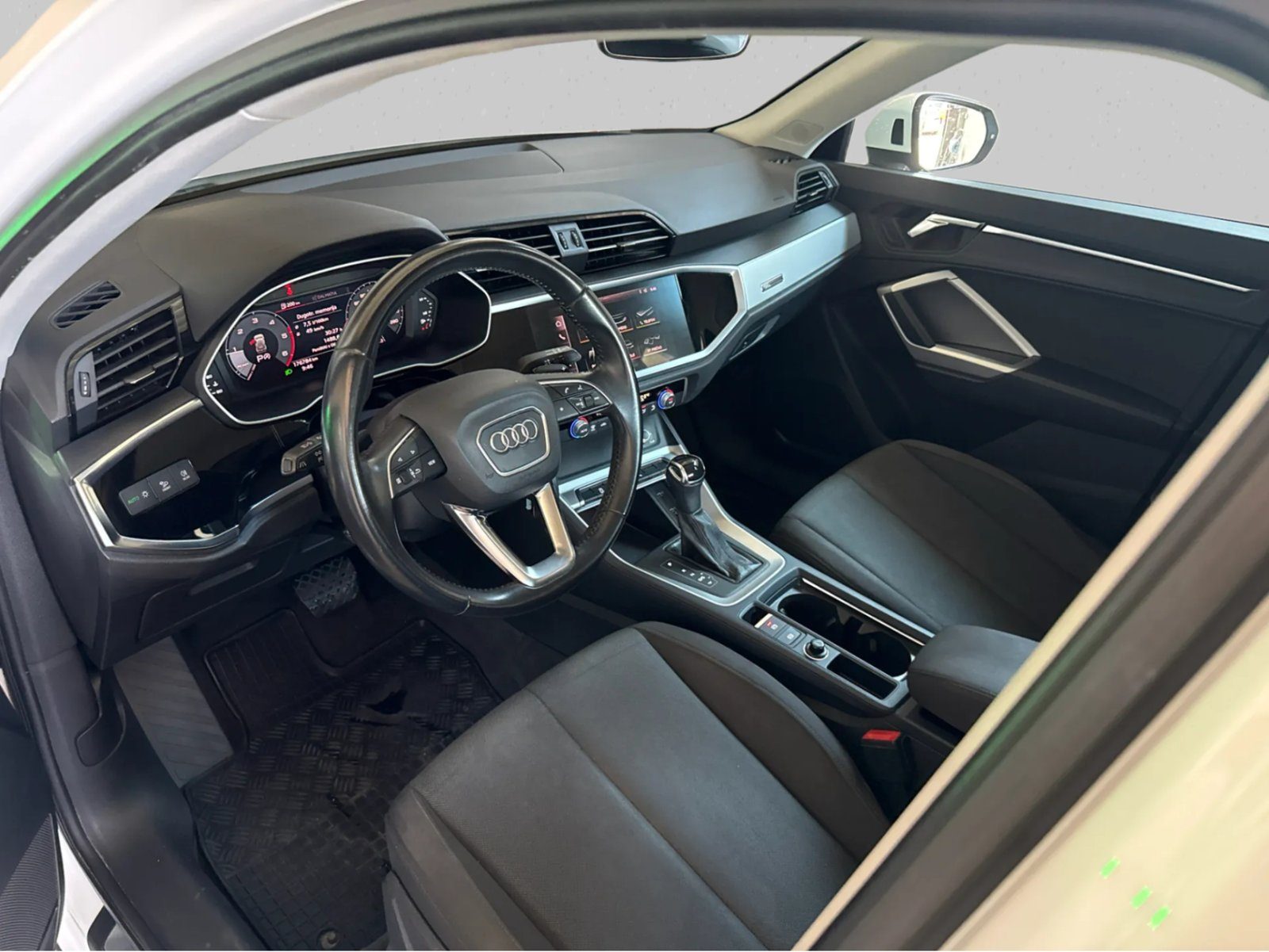 2019 Audi Q3 — fotografija 9
