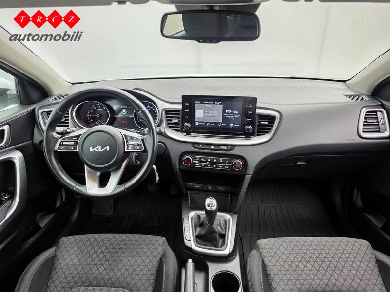 2022 Kia Ceed — fotografija 8
