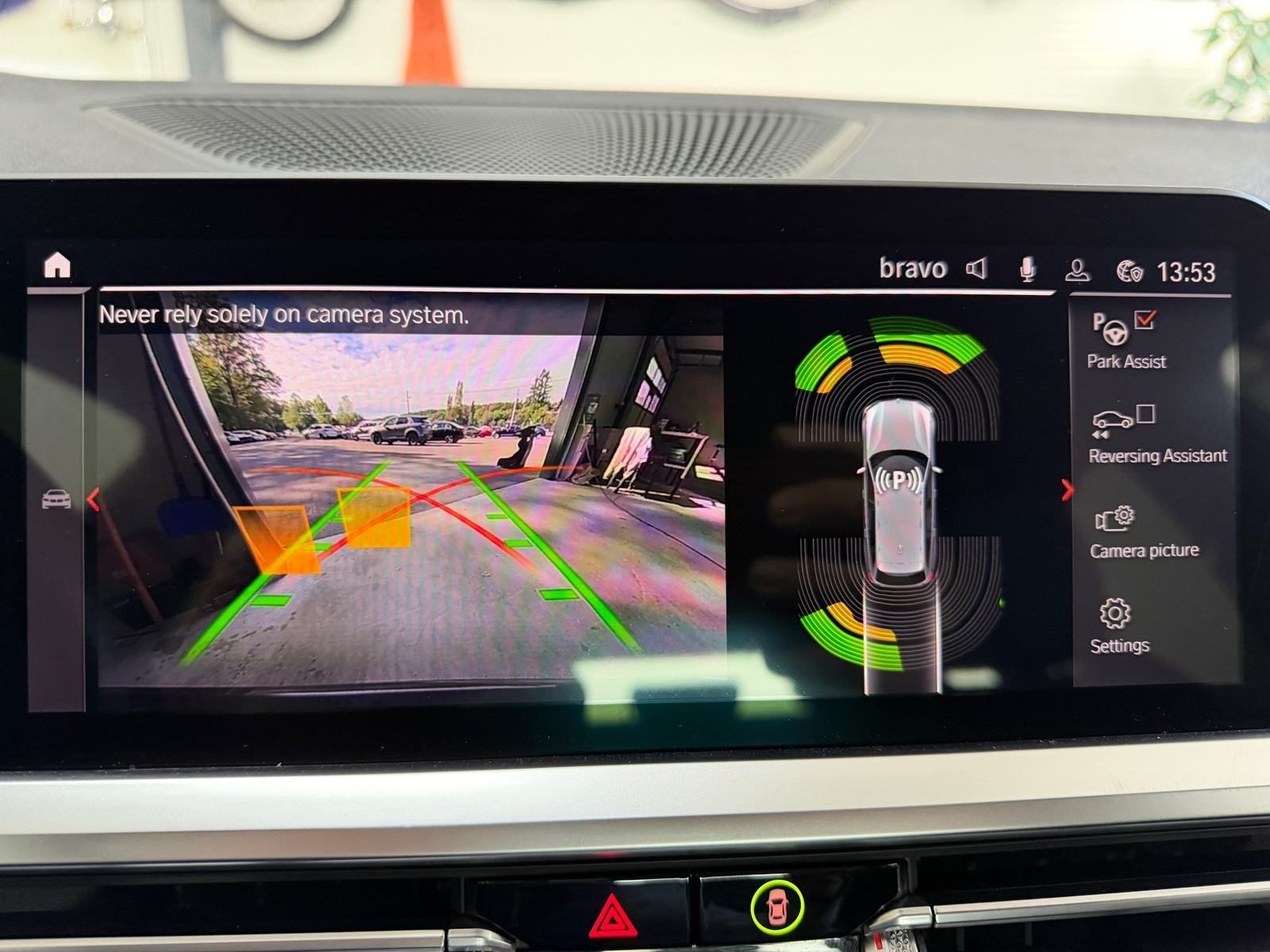 2021 BMW Serija 3 M Sport — fotografija 12