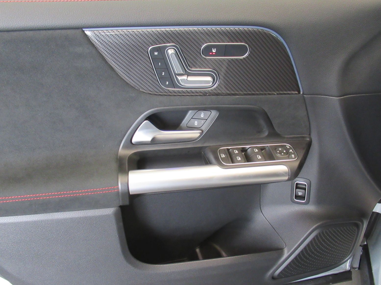 2025 Mercedes-Benz GLA — fotografija 15